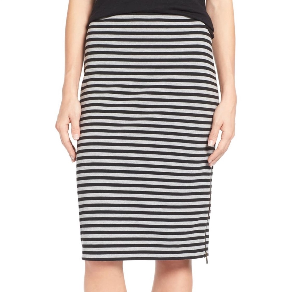 **SOLD**Caslon Zip detail tube skirt stretch-knit
